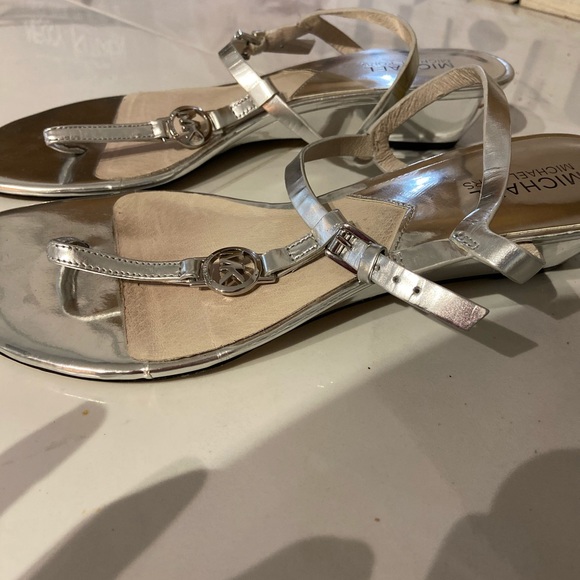 Sandals - Picture 2 of 3